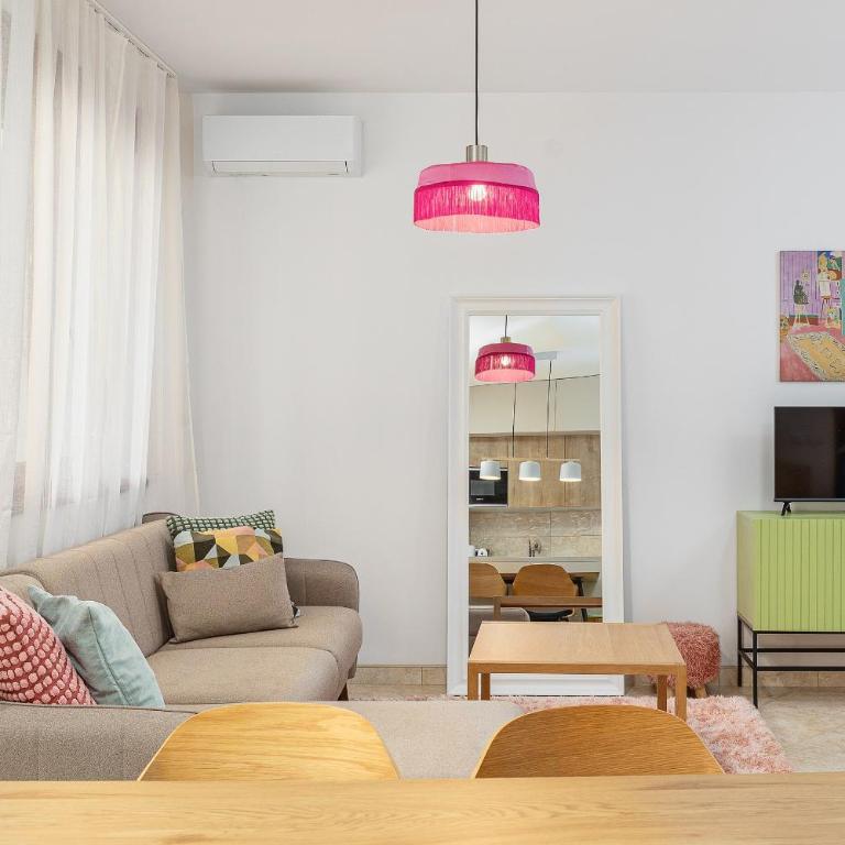 Just 7 Min from the Beach Stylish 2BR - Two-Bedroom Apartment - 14