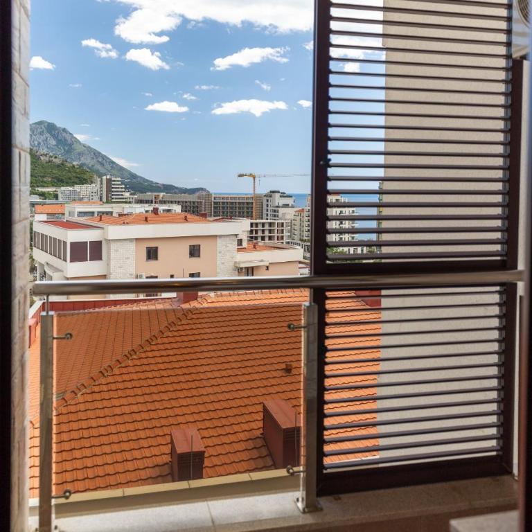 Just 7 Min from the Beach Stylish 2BR - Two-Bedroom Apartment - 20