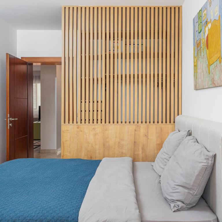 Just 7 Min from the Beach Stylish 2BR - Two-Bedroom Apartment - 22