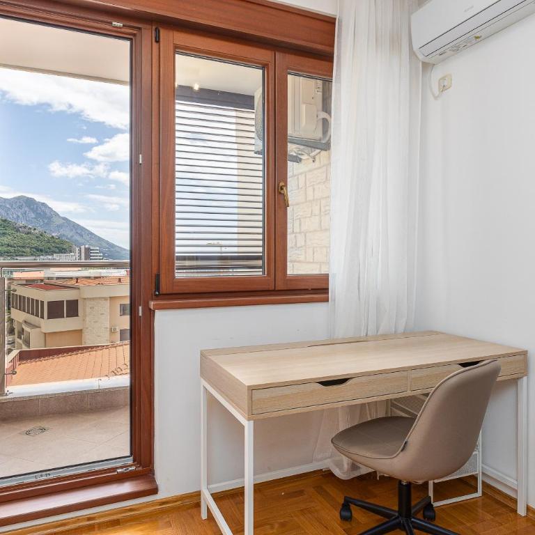 Just 7 Min from the Beach Stylish 2BR - Two-Bedroom Apartment - 23