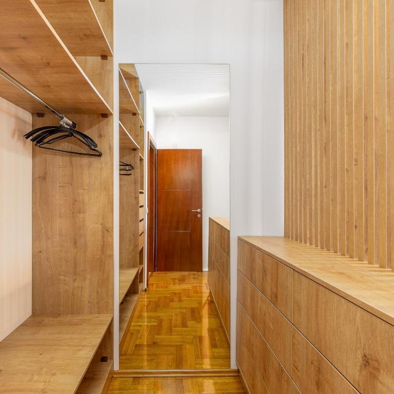 Just 7 Min from the Beach Stylish 2BR - Two-Bedroom Apartment - 40