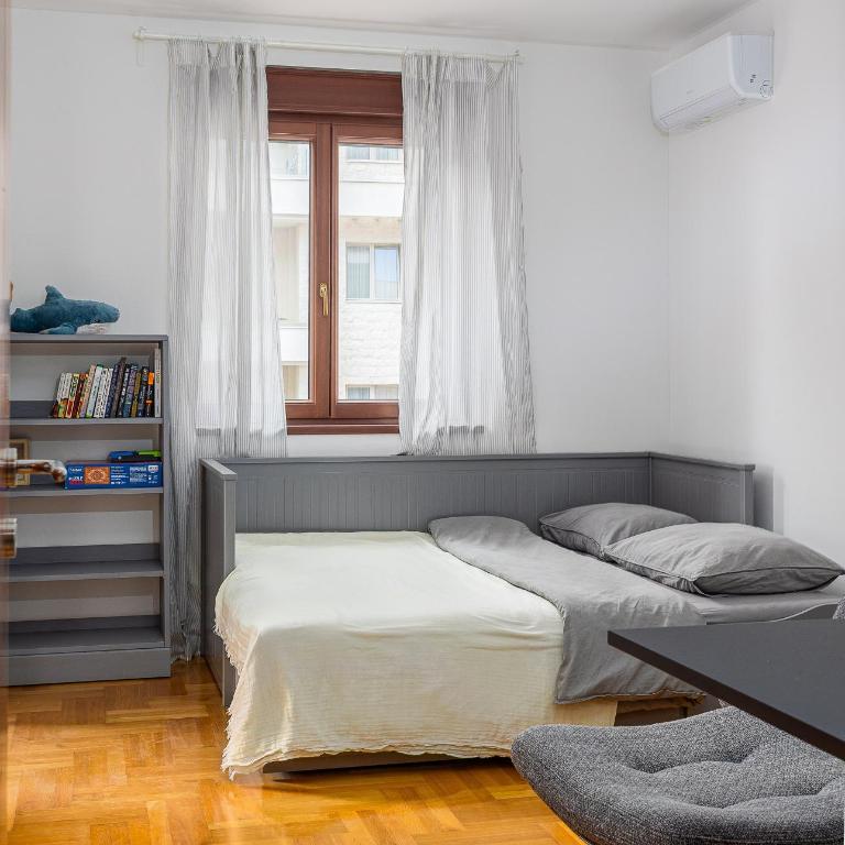 Just 7 Min from the Beach Stylish 2BR - Two-Bedroom Apartment - 55