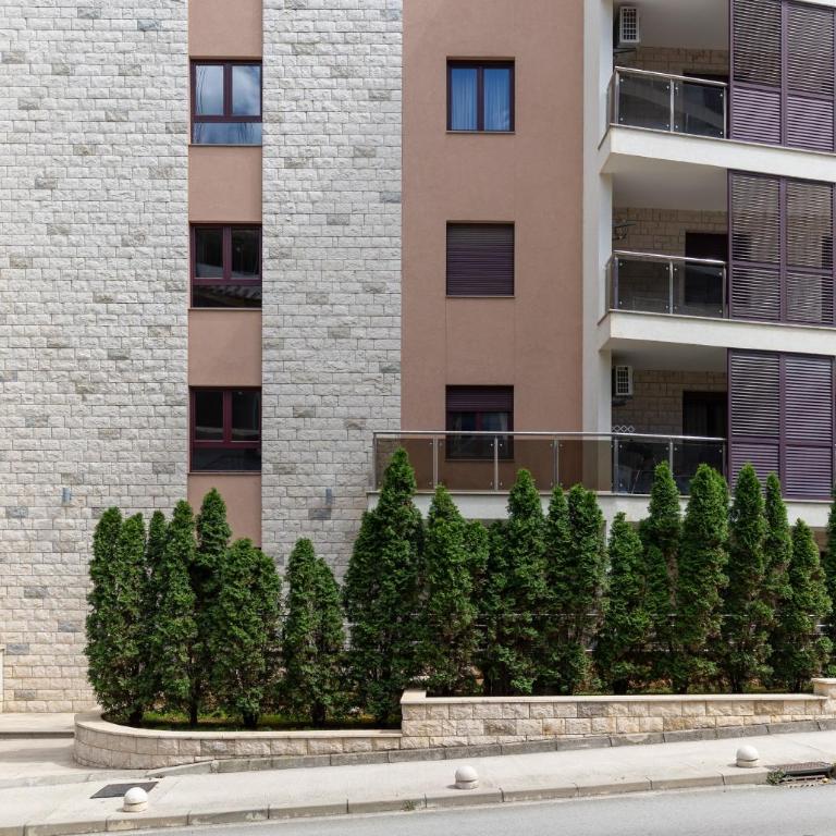 Just 7 Min from the Beach Stylish 2BR - Two-Bedroom Apartment - 56
