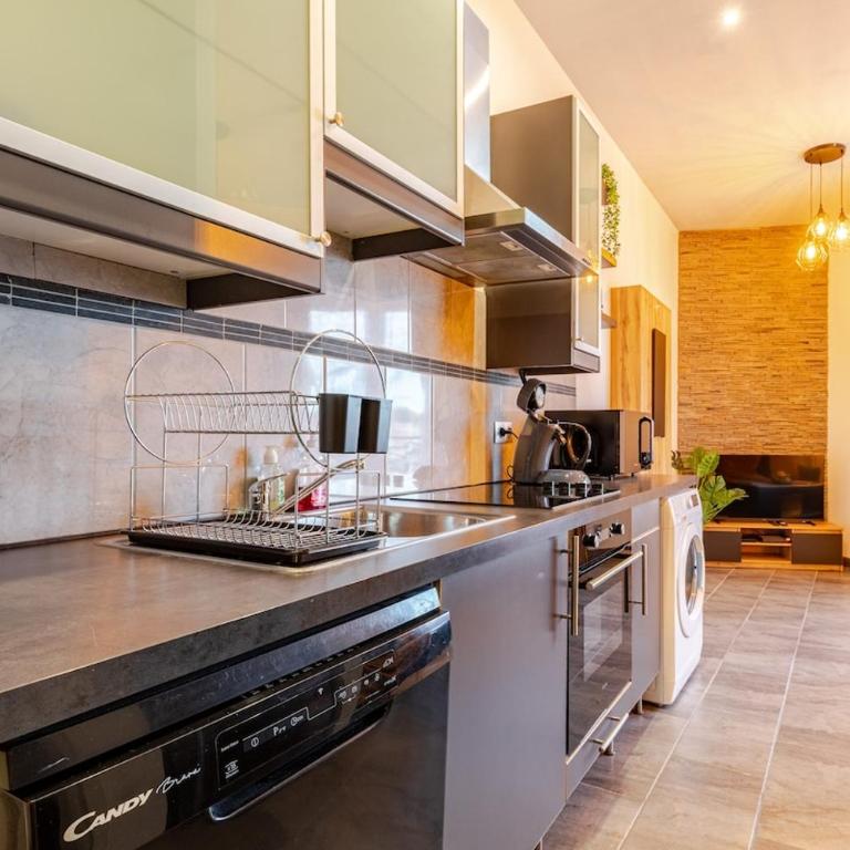 Cocon Bohème Proche Gare - Two-Bedroom Apartment - 8