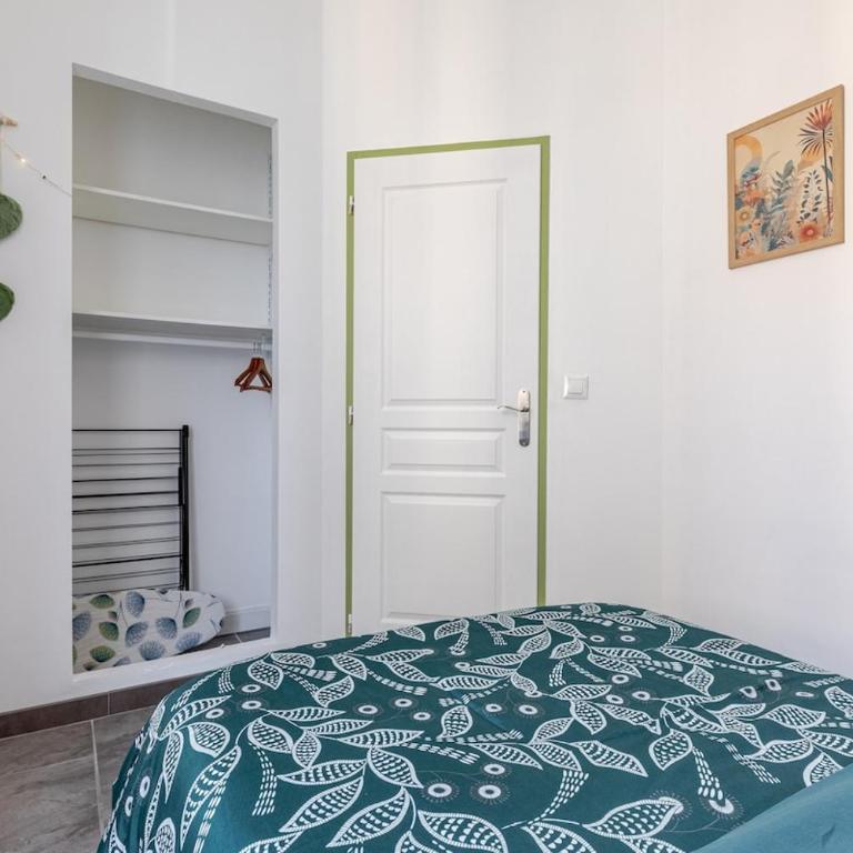 Cocon Bohème Proche Gare - Two-Bedroom Apartment - 18