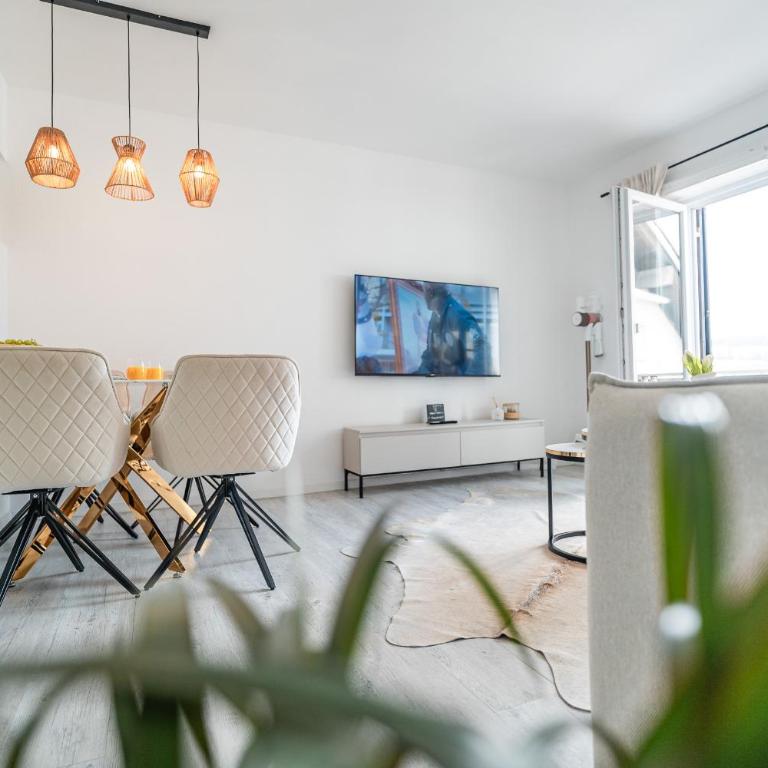 Allgäu Living l Alpsee Panorama - Immenstadt im Allgäu - mit Sonnigen Balkon & Parkplatz - Apartment mit 1 Schlafzimmer und Seeblick - 23