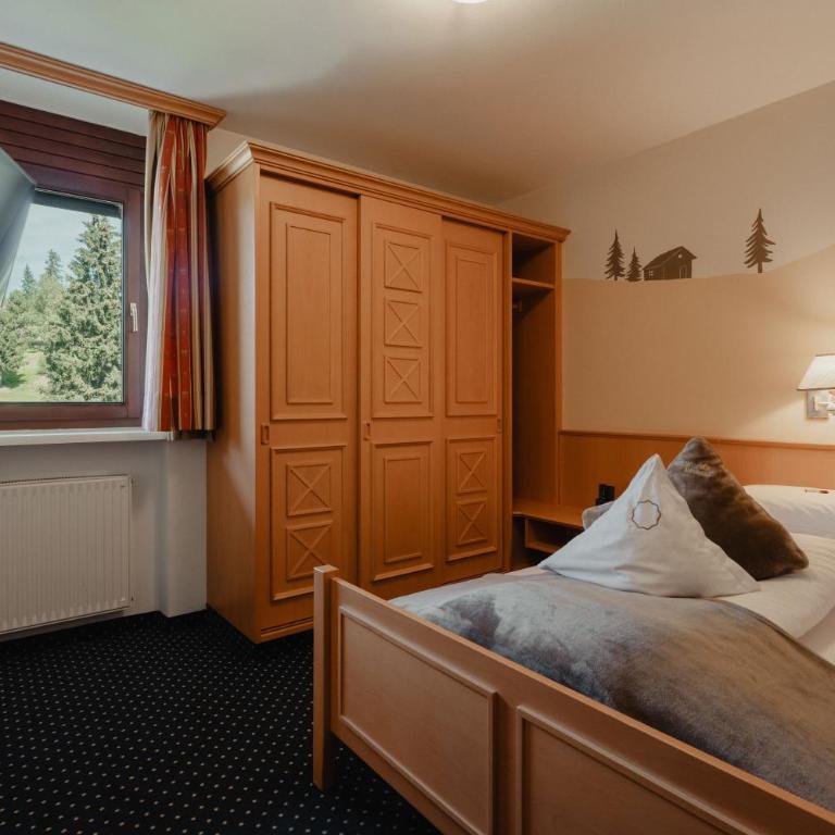Hotel Alpenrose - Two-Bedroom Suite - 2
