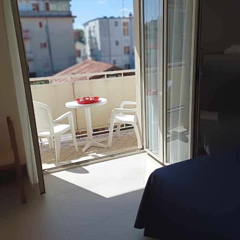 Hotel CARLO - Triple Room - 4