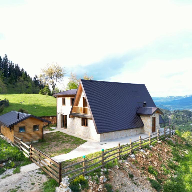 Vila Suvo vrelo sa unutrašnjim bazenom i saunom Jahorina - Vila sa Sopstvenim Bazenom - 2