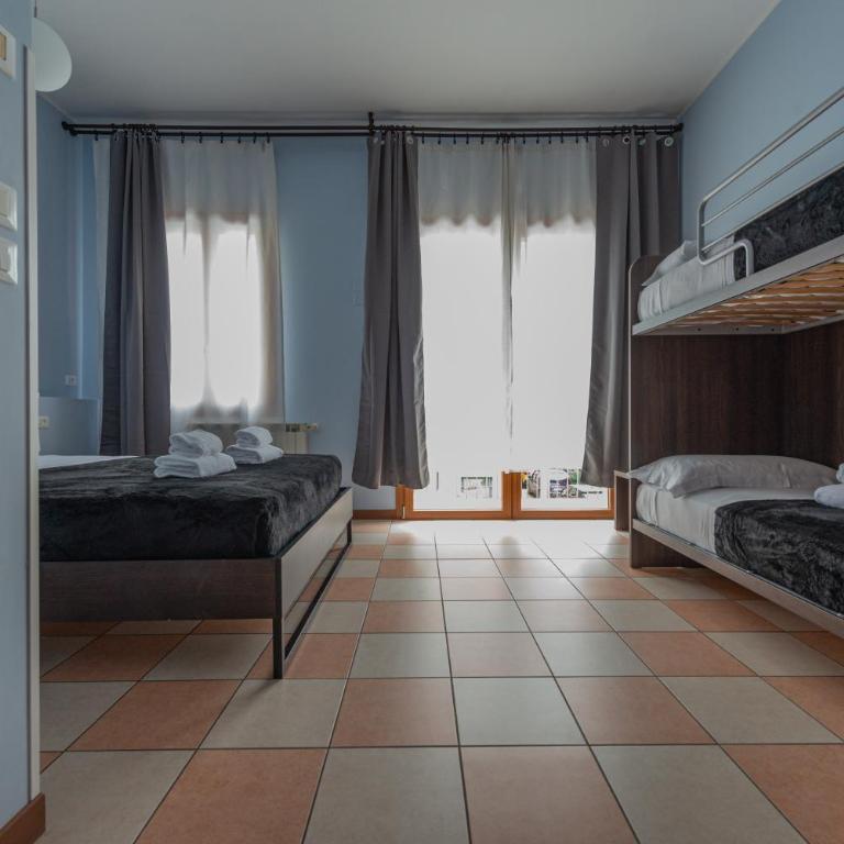 Marconi Lodge - Camera Tripla con Bagno Privato - 2