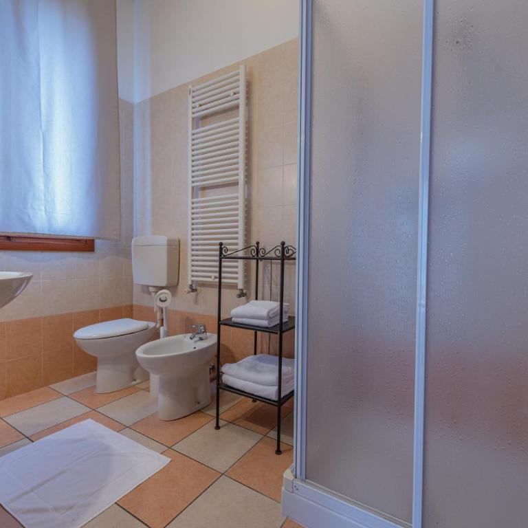 Marconi Lodge - Camera Tripla con Bagno Privato - 8