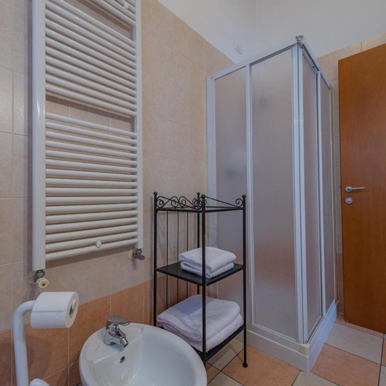 Marconi Lodge - Camera Tripla con Bagno Privato - 9