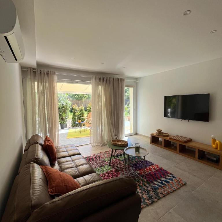 Rez-de-villa avec terrasse privative sur jardin - Appartement 1 Chambre - 3