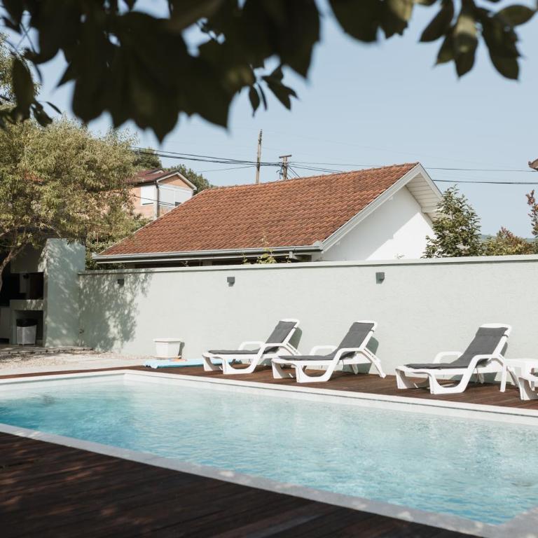 Almond Buna PoolHouse - Three-Bedroom House - 4