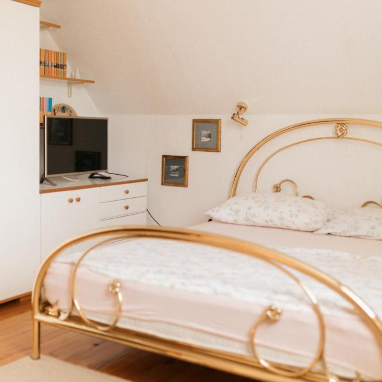 Almond Buna PoolHouse - Three-Bedroom House - 41