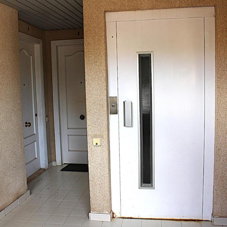 Residentium Spain-Incredible first line flat Levante beach - Three-Bedroom Apartment - High Floor - 35