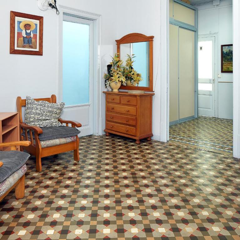 B&B Estudiantes Balmes - Habitación Triple Estándar - 1
