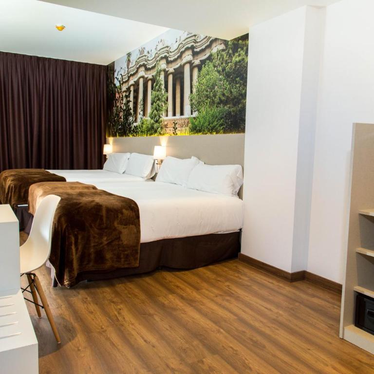 Hotel BESTPRICE Gracia - Superior Family Room - 7