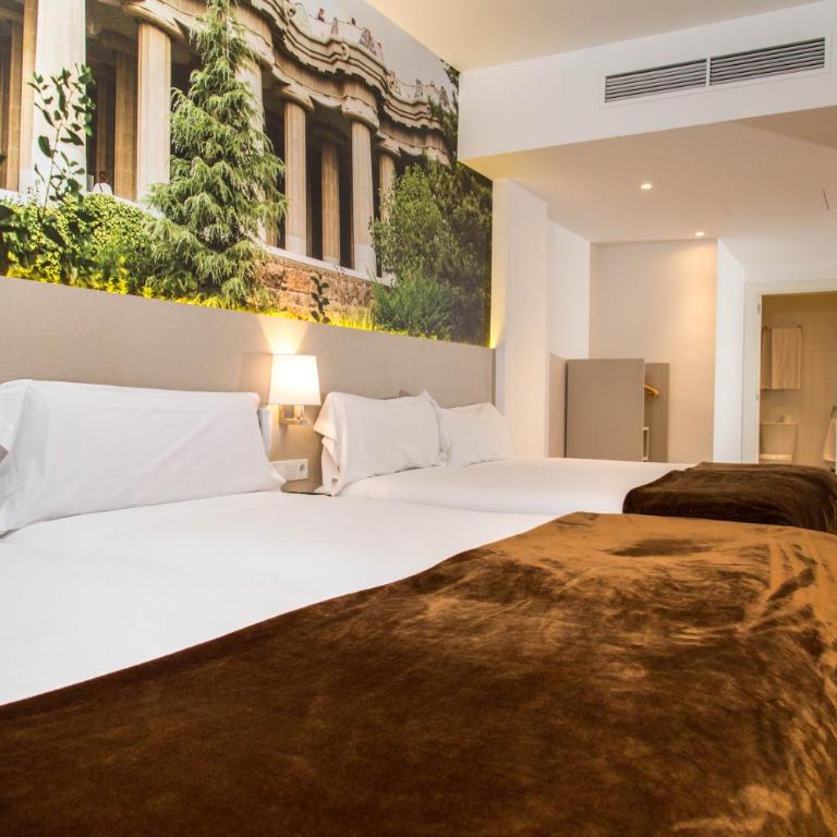 Hotel BESTPRICE Gracia - Superior Family Room - 8