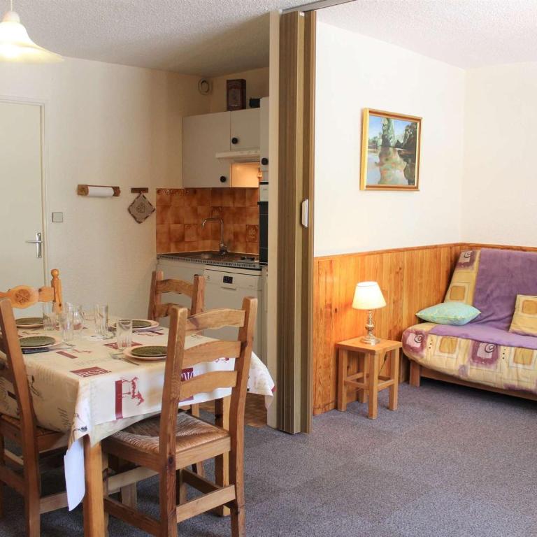 Studio cabine+coin nuit, 6 couchages, proche pistes et commerces à Vars - FR-1-330B-198 - Appartement - 6