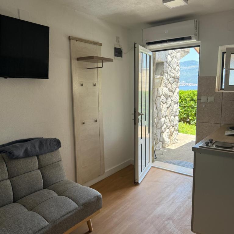 Zo-Mi Apartments - Studio Apartment - 3