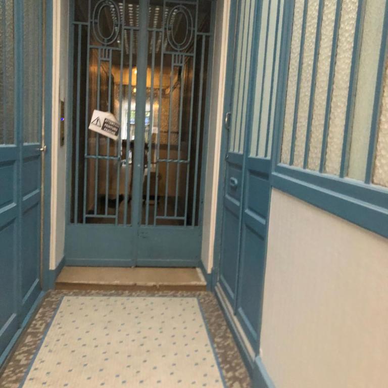 Charming artist studio in Le Marais - One-Bedroom Apartment - 50
