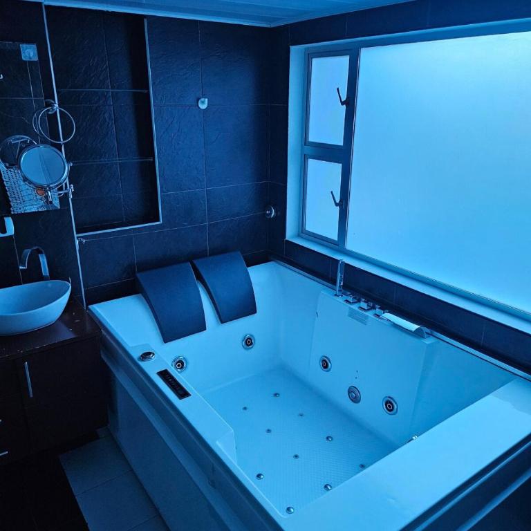 Casa de lujo en Bogotá, Jacuzzi, patio, BBQ - Apartamento - 76