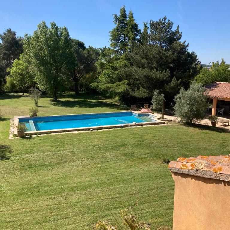 Grande maison avec piscine - Maison 4 Chambres - 26