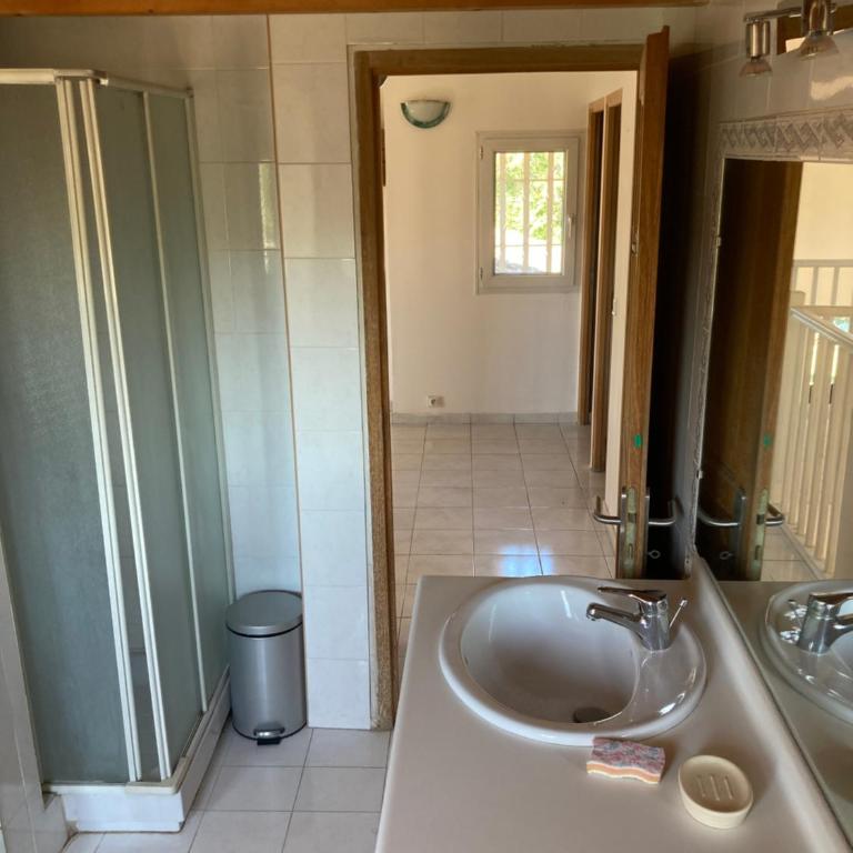 Grande maison avec piscine - Maison 4 Chambres - 29