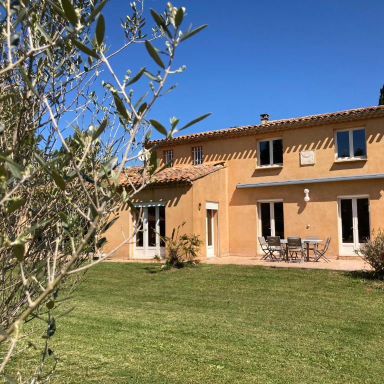 Grande maison avec piscine - Maison 4 Chambres - 46