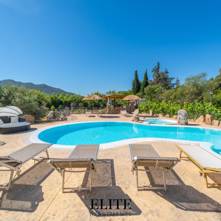 Luxury Oasis Apt Pool & Jacuzzi - Villa - 11