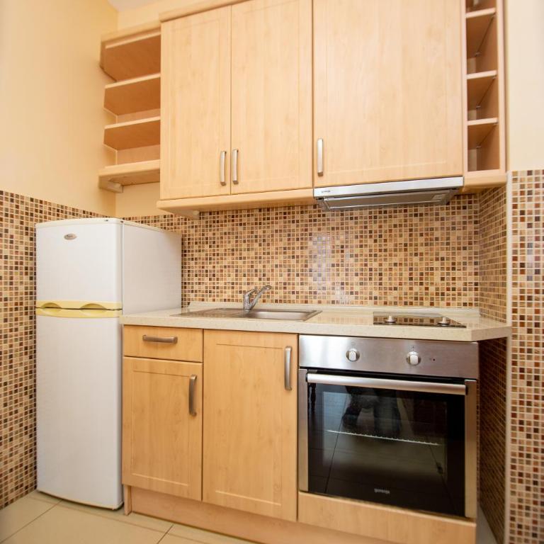 Apartmani Becici - One-Bedroom Apartment - 7