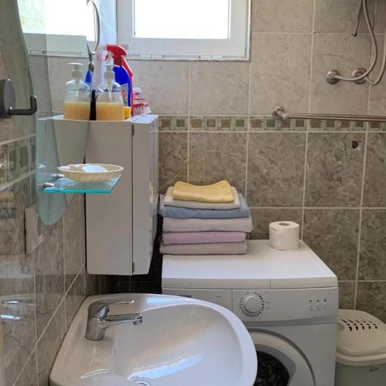 Apartmani Dević Šušanj - Trokrevetna Soba sa Balkonom - 2