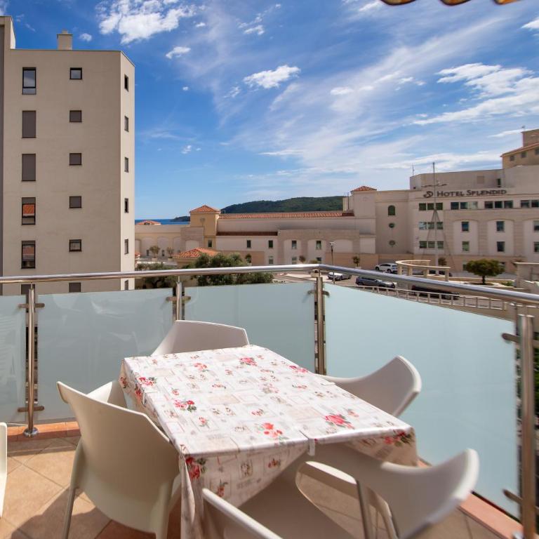 Apartmani Becici - One-Bedroom Apartment - 8