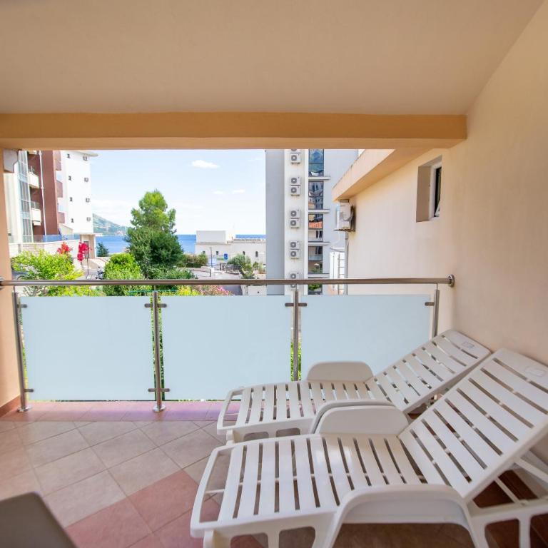 Apartmani Becici - Apartment with Terrace - 16