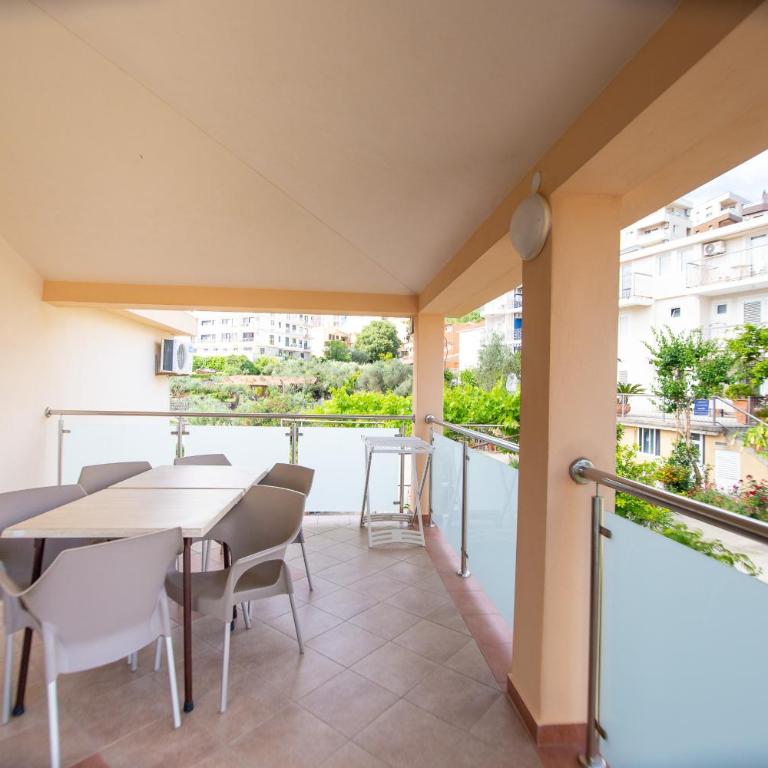 Apartmani Becici - Apartment with Terrace - 15