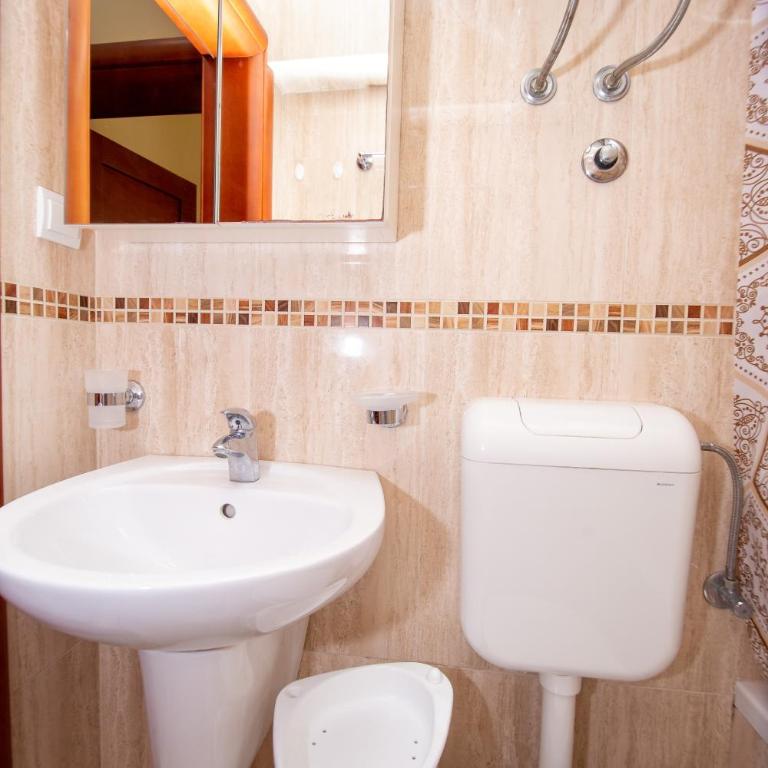 Apartmani Becici - Apartment with Terrace - 2