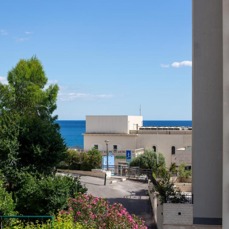 Apartmani Becici - Apartment with Terrace - 23