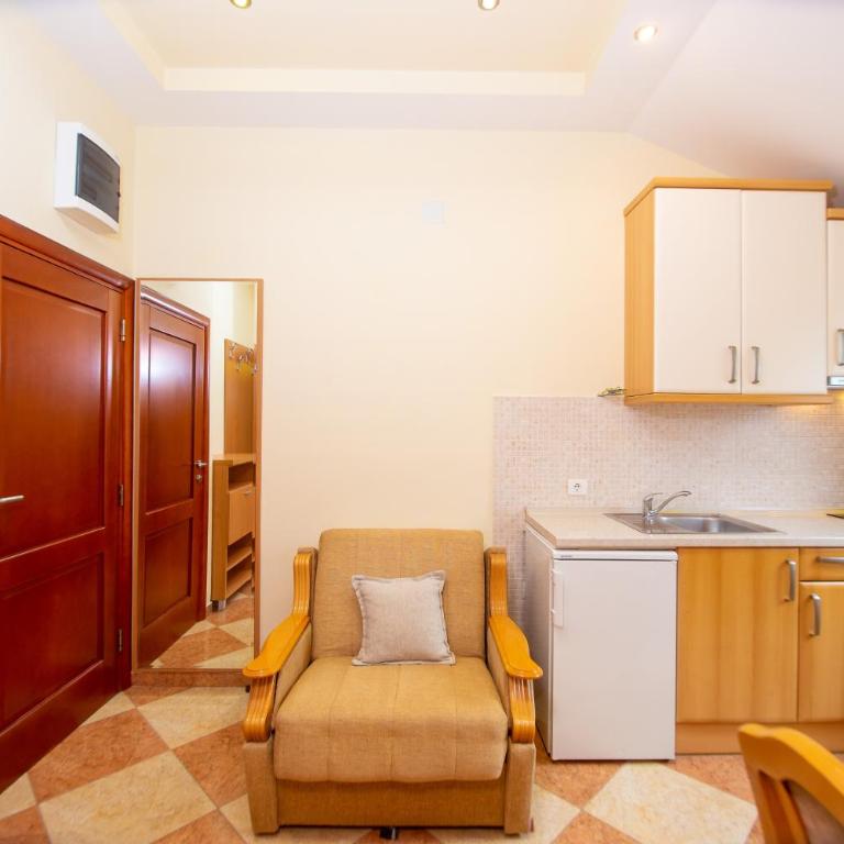 Apartmani Becici - Apartment - 5