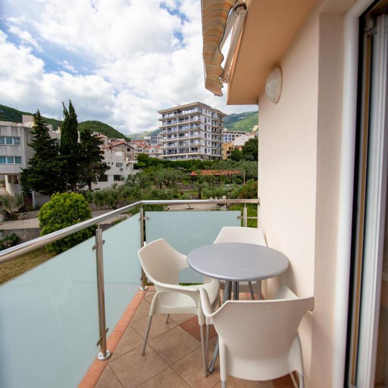 Apartmani Becici - One-Bedroom Apartment - 14