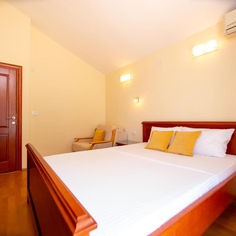Apartmani Becici - One-Bedroom Apartment - 4