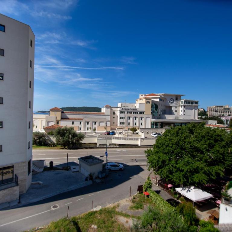 Apartmani Becici - One-Bedroom Apartment - 5