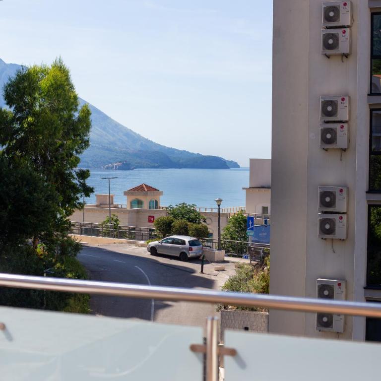 Apartmani Becici - One-Bedroom Apartment - 10