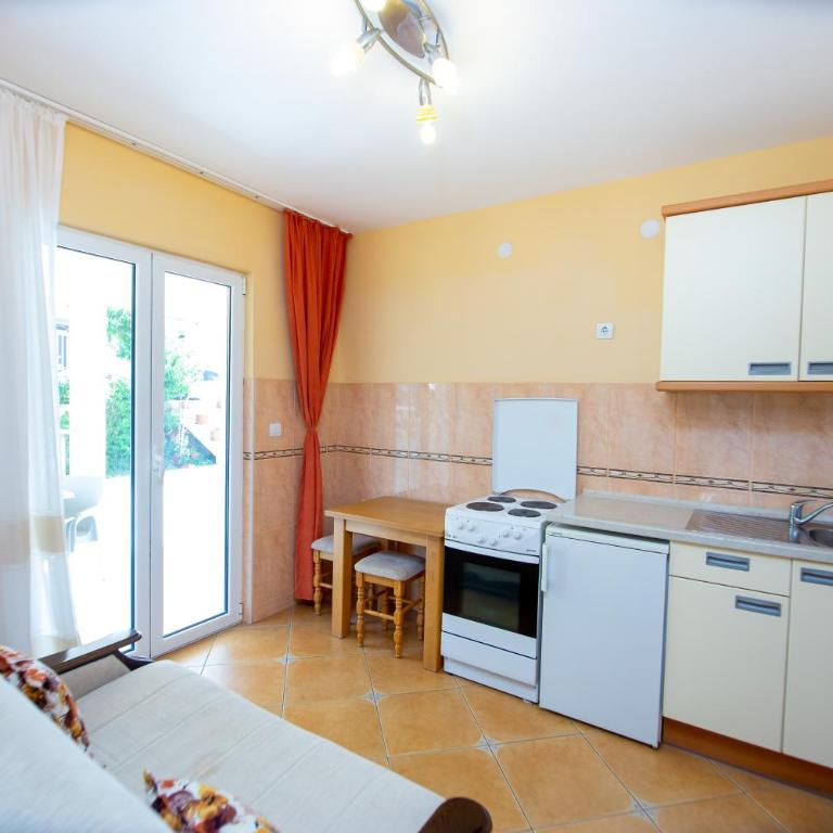 Apartmani Becici - Studio with Garden View - 3