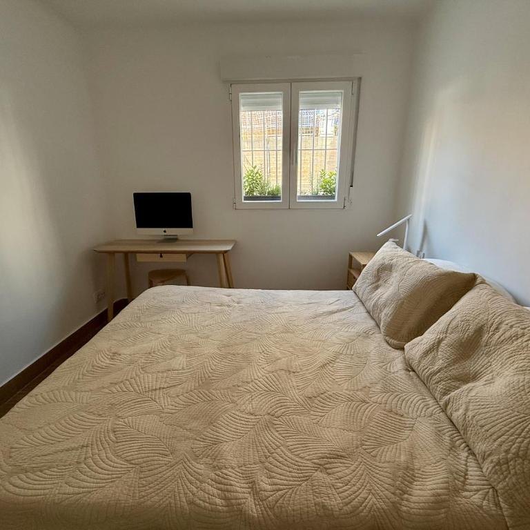 Fee4Me Bright and Central Flat - Two-Bedroom Apartment - 10