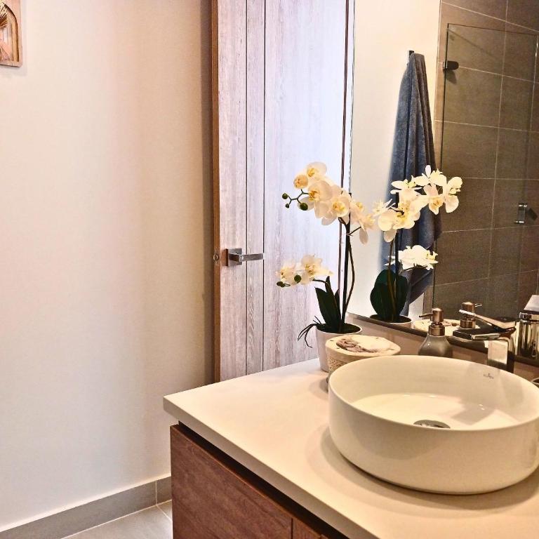 Luxurious Apartment with Private Pool and beach access - Apartment - 4
