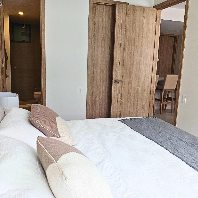 Luxurious Apartment with Private Pool and beach access - Apartment - 10