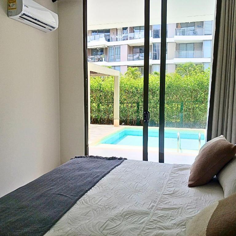Luxurious Apartment with Private Pool and beach access - Apartment - 13