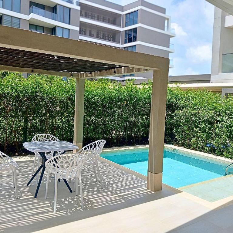 Luxurious Apartment with Private Pool and beach access - Apartment - 40