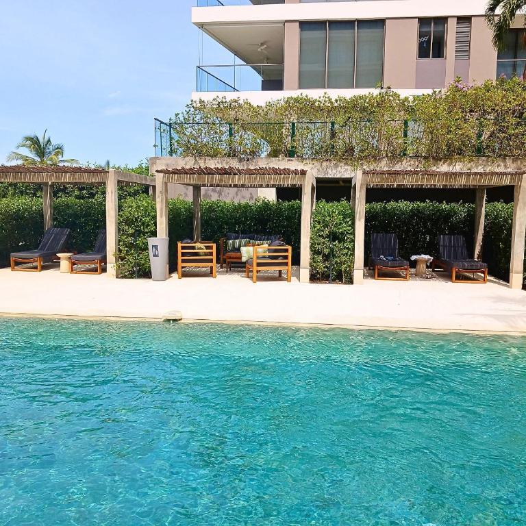 Luxurious Apartment with Private Pool and beach access - Apartment - 49